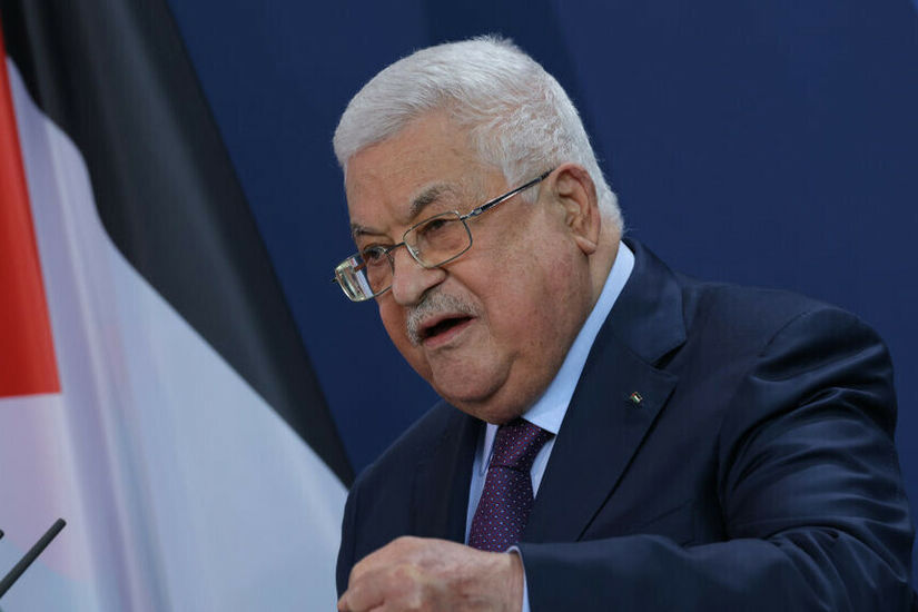 عباس يبحث تشكيل حكومة فلسطينية جديدة مع أمير قطر لعرضها على حماس استعدادا لليوم التالي بعد حرب غزة