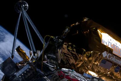 مركبة أوديسيوس ترسل صور سيلفي مع الأرض في طريقها إلى القمر