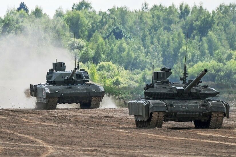 روسيسكايا غازيتا: أنظمة الحماية المعدّلة تحمي الدبابات الروسية من خطر الدرونات والقذائف