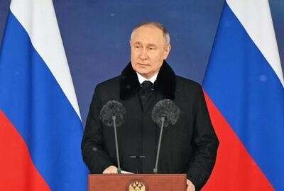 بوتين يهنىء الروس في يوم حماة الوطن