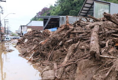 البرازيل.. مصرع 8 أشخاص جراء الأمطار الغزيرة والانهيارات الأرضية