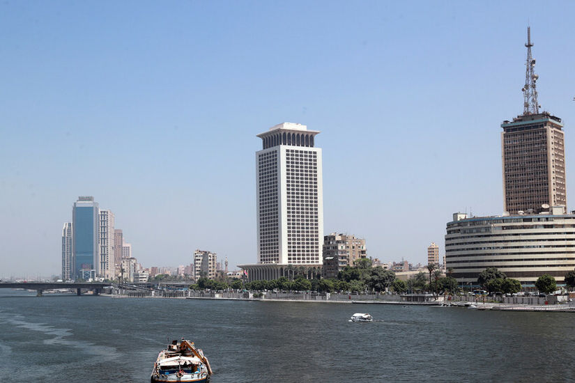 مصر.. إنقاذ 4 أشخاص في حادث غرق مركب يحمل عمالا بنهر النيل