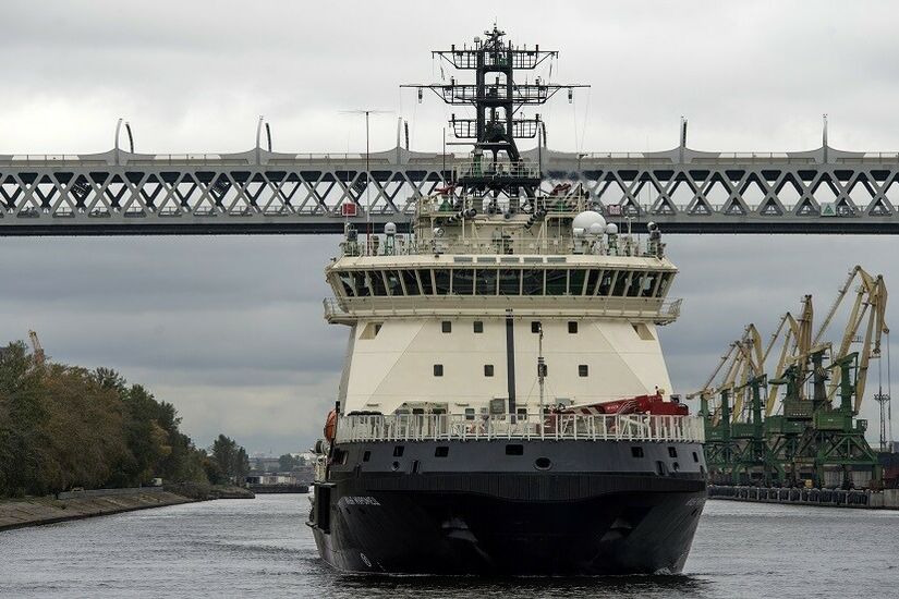 روسيا تختبر سفينة إمداد عسكري مطورة بمواصفات خاصة