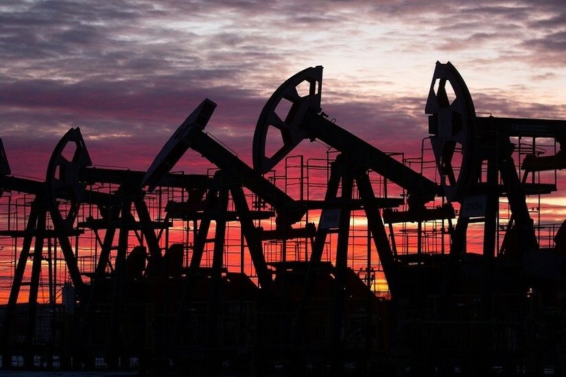 السعودية وروسيا والكويت والجزائر تعلن تمديد الخفض الطوعي للإنتاج النفطي 3 شهور إضافية حتى يونيو 2024