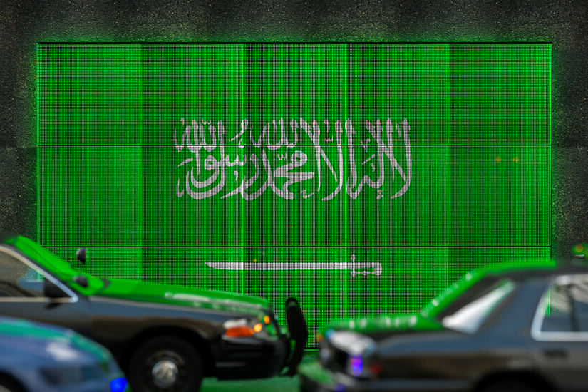 السعودية.. الأمن العام يعلن القبض على مقيم لتحرشه بامرأة في محل تجاري ويكشف جنسيته