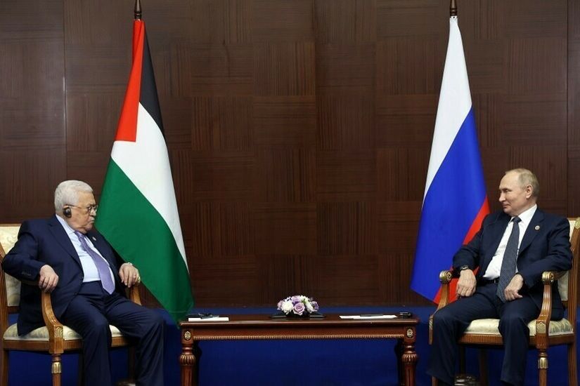 محمود عباس يهنئ بوتين بإعادة انتخابه رئيسا لروسيا