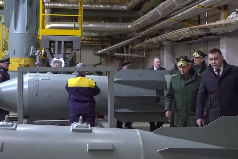 وزنها 3 أطنان.. روسيا تطلق الإنتاج الضخم للقنابل الجوية فاب-3000