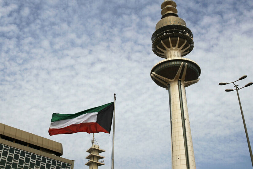 الكويت تستأنف منح تصاريح العمل للمصريين بعد توقف دام 16 شهرا