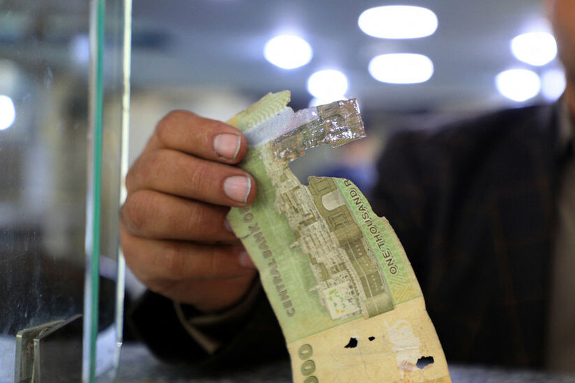 الحكومة اليمنية تمهل البنوك 60 يوما لنقل مقراتها من صنعاء إلى عدن