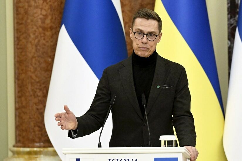 رئيس فنلندا: لا نرى ضرورة لإرسال قوات إلى أوكرانيا