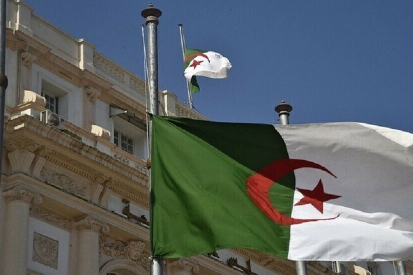 رئيس الوزراء الفلسطيني يصل إلى الجزائر في زيارة رسمية تستمر يومين