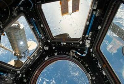روسيا تخطط لتطوير زجاج فائق المتانة لنوافذ محطة الفضاء الروسية بحلول عام 2026