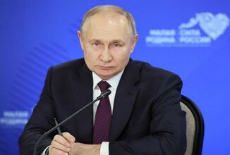 بوتين: الاقتصاد الروسي يعزز تطوره إيجابيا رغم التحديات غير المسبوقة التي يواجهها