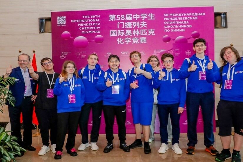 فريق روسي يحقق إنجازات ذهبية في أولمبياد منديلييف للكيمياء في الصين