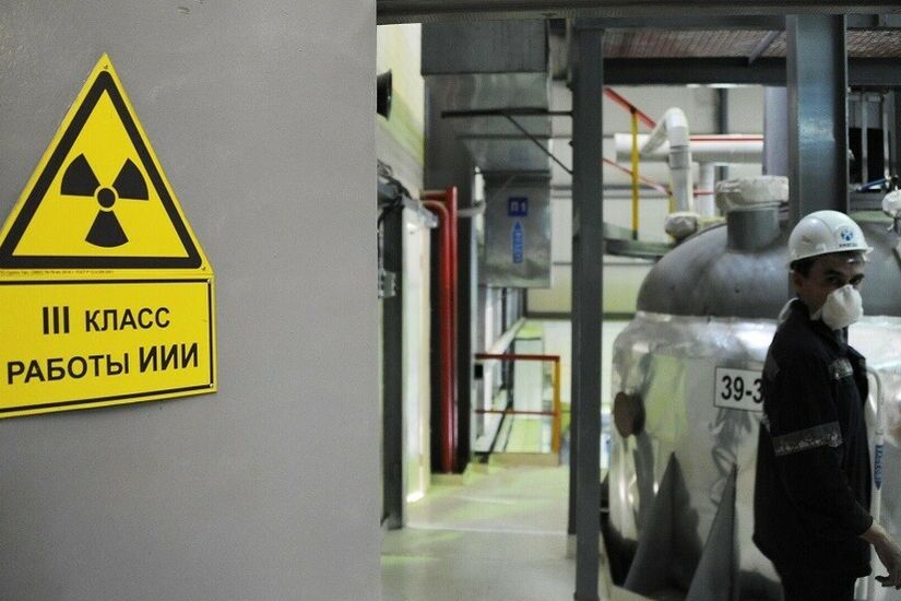 بلومبرغ: البيت الأبيض يدرس إمكانية حظر استيراد اليورانيوم المخصب من روسيا