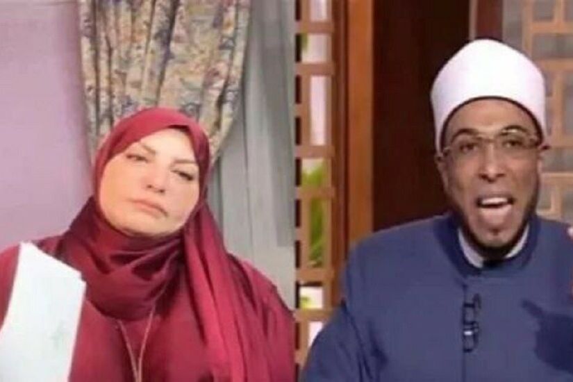 بعد ضجة واسعة على خلفية واقعة الطلاق 11 مرة.. عالم أزهري يتقدم ببلاغ ضد فنانة مصرية
