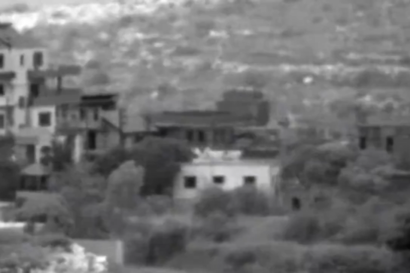 الجيش الإسرائيلي ينشر فيديو يوثق غارة جوية استهدفت بلدة طير حرفا جنوب لبنان