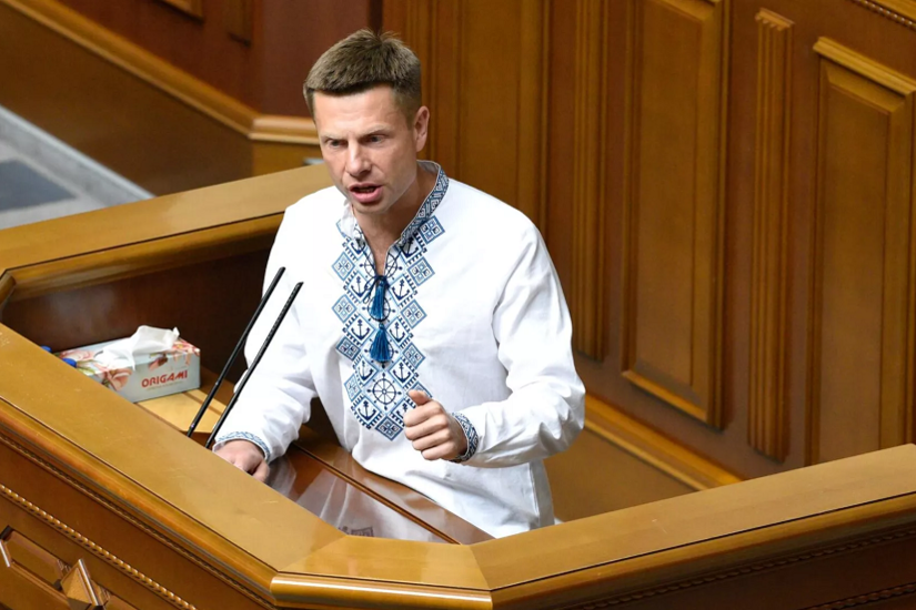 نائب أوكراني يعترف بإمكانية مطالبة كييف بإرسال قوات غربية دعما لها