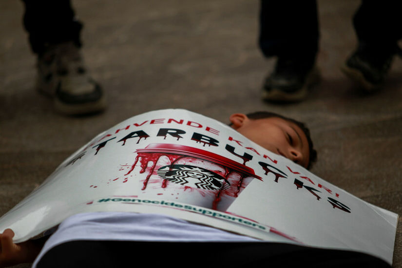 شاهد كيف انهار سهم ستاربكس في ظل المقاطعة الداعمة لغزة