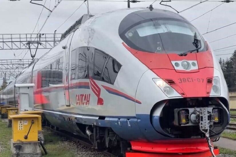 رياضي روسي يجر قطارا سريعا برقم قياسي عالمي