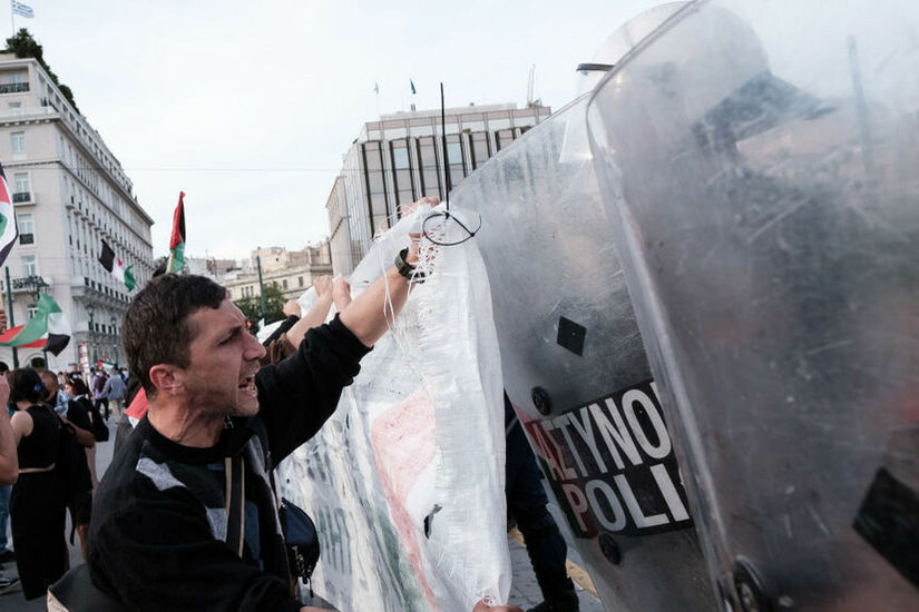 اندلاع اشتباكات خلال مسيرة مؤيدة لفلسطين في اليونان