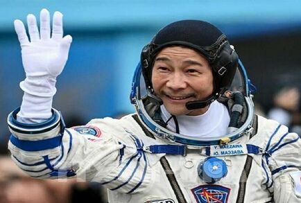 ملياردير ياباني مشهور يلغي رحلته المقررة حول القمر ويعتذر للضيوف