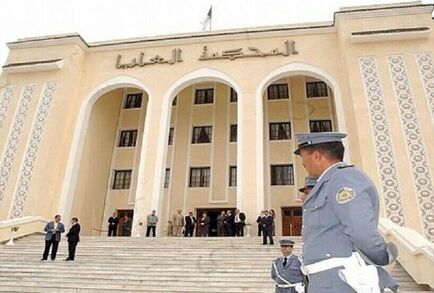 الجزائر.. السجن 5 سنوات لمتورطين بشراء أجهزة أمريكية حساسة بشكل سري لباخرة عملاقة