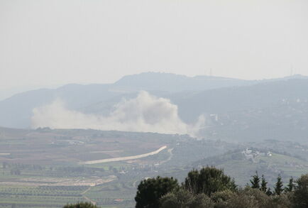 بالفيديو: حريق كبير إثر سقوط صواريخ في الجولان المحتل ومقتل مدنيين جنوب لبنان