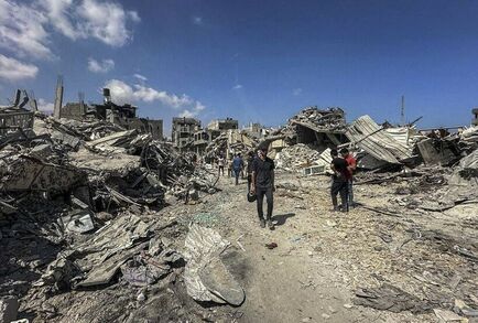 مراسل RT: ازدحام شديد في دير البلح المكتظة بالنازحين جراء تصاعد القصف الإسرائيلي على مدينة رفح