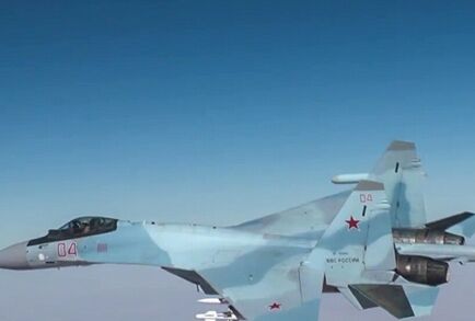 القوات الجوية الروسية تدمر قاعدة للمسلحين في محافظة حمص السورية