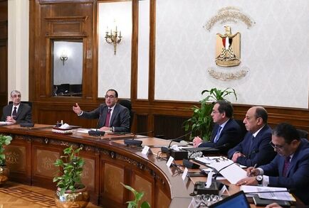 الحكومة المصرية تقدم استقالتها للسيسي
