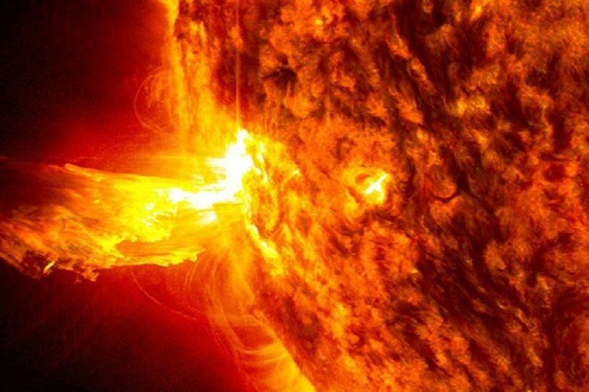 روسيا.. رصد 4 توهجات قوية على الشمس أحدها من فئة X العليا