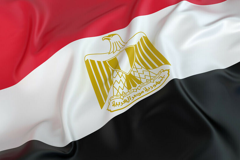 وزير مصري سابق يعلق على خطوة إماراتية أنقذت بلاده من زنقة اقتصادية ويحذر من الـ 165 مليار دولار