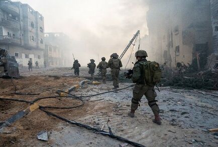 مسؤول إسرائيلي يعلق على مصير عشرات الرهائن في غزة