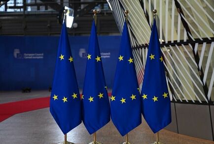 بوليتيكو: الاتحاد الأوروبي بصدد الموافقة على الحزمة الـ14 من العقوبات ضد روسيا