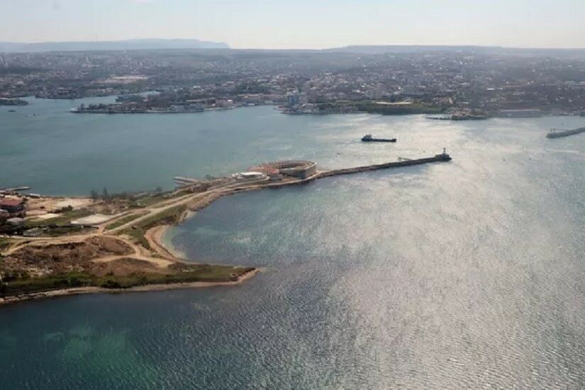 أسطول البحر الأسود الروسي يجري تدريبات عسكرية في سيفاستوبول