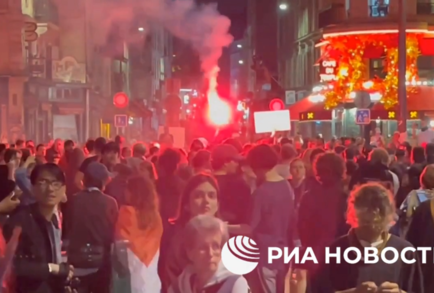 بلاك بلوك تثير الشغب وسط باريس احتجاجا على نتائج الانتخابات