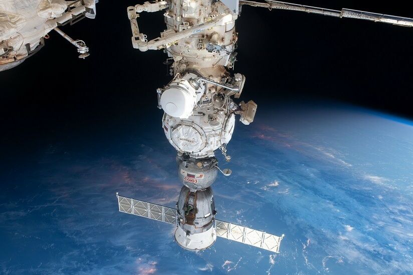 المحطة الفضائية تعدل مدارها لاستقبال مركبة سويوز الروسية