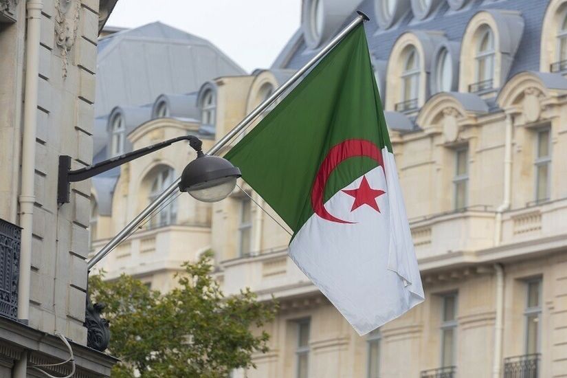 مسؤول جزائري يرد على استفزازات اليمين المتطرف في فرنسا