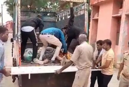 الهند.. مقتل 120 شخصا بتدافع خلال تجمع ديني شمال البلاد (فيديوهات)