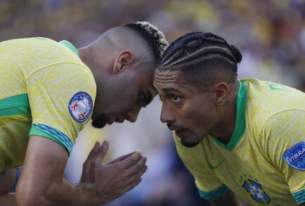 البرازيل تكتفي بالتعادل وتضرب موعدا مع أقوى منتخبات 
