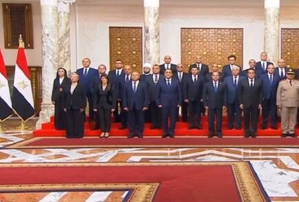 بالأسماء.. التشكيل الكامل للحكومة المصرية الجديدة بعد أداء اليمين أمام السيسي (فيديو)