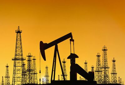 أسعار النفط ترتفع بعد قرارات مفاجئة من روسيا والسعودية