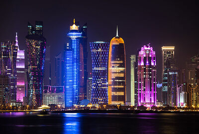 للمرة الأولى.. قطر تقر بمصرع عمال مهاجرين أثناء بناء ملاعب كأس العالم وتكشف العدد التقريبي!