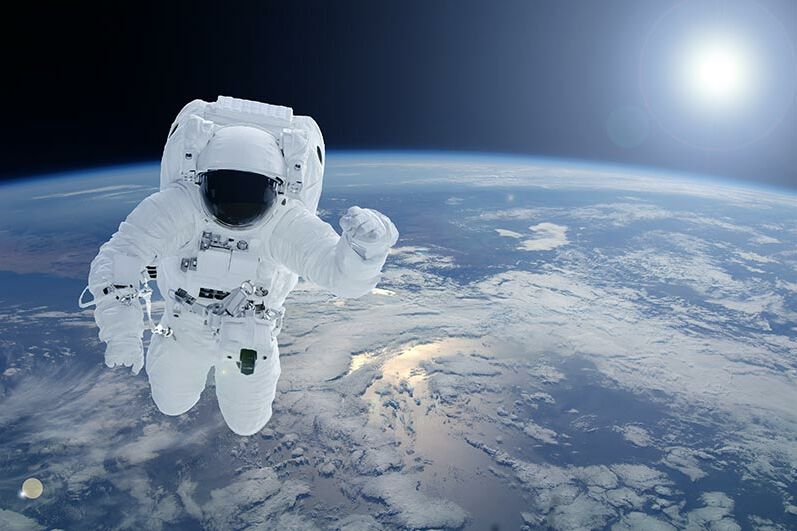 رائدا فضاء روسيان ينفذان مهمة خارج محطة الفضاء الدولية