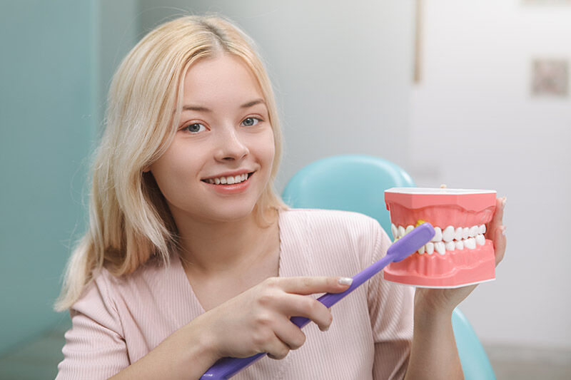 دراسة جديدة عن معجون الأسنان تكشف عن بديل للفلوريد قابل للتطبيق!