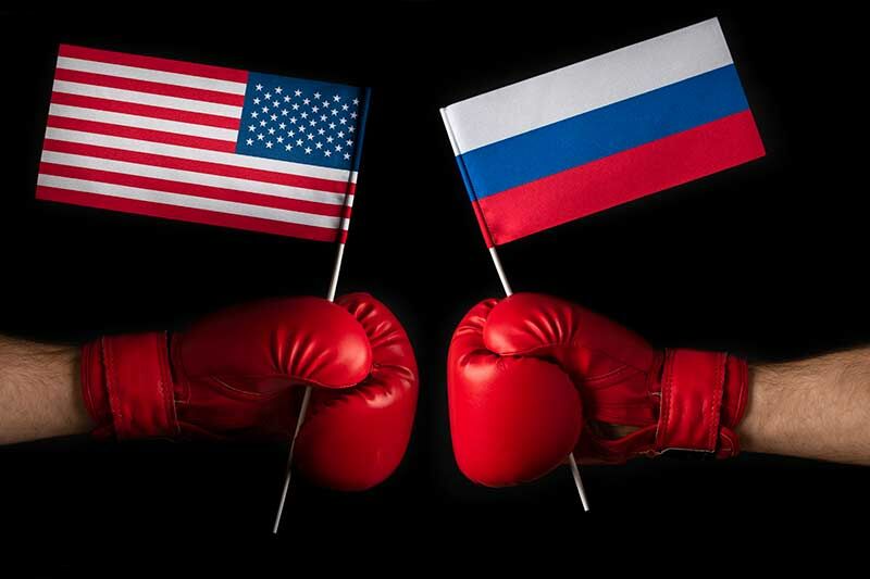 بعد ظهوره بقميص علم روسيا وصورة بوتين.. الملاكم الأمريكي جونسون يخسر أمام بطل روسيا (فيديو)