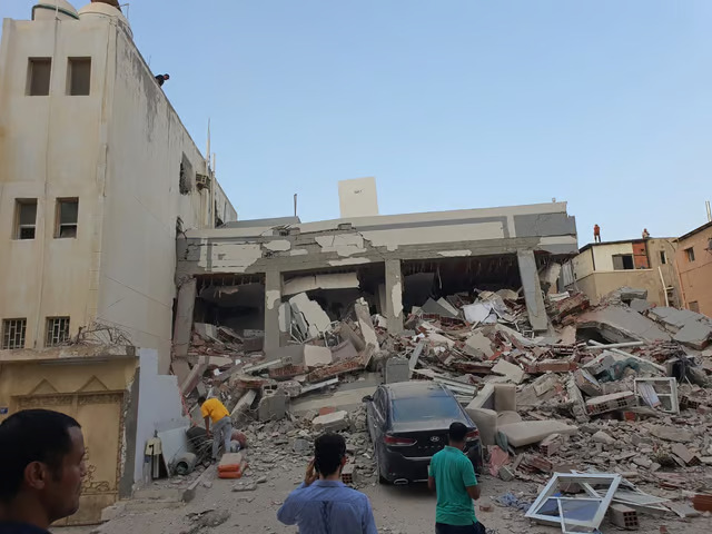 أسفر عن 7 وفيات.. هيئة مكافحة الفساد في السعودية تنشر نتائج التحقيقات في انهيار مبنى سكني بجدة (صور)