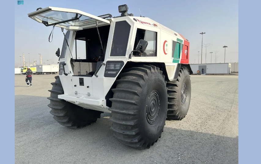 مركبة إسعاف برمائية كمدرعة عسكرية لخدمة الحجاج في السعودية (فيديو + صور)
