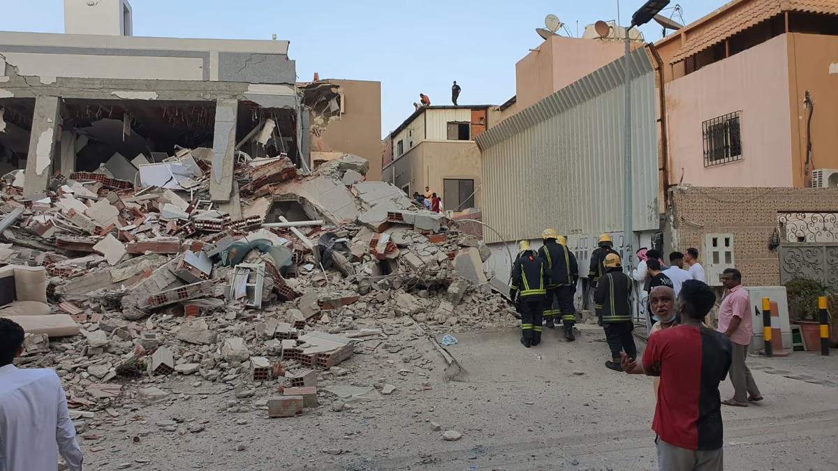 أسفر عن 7 وفيات.. هيئة مكافحة الفساد في السعودية تنشر نتائج التحقيقات في انهيار مبنى سكني بجدة (صور)